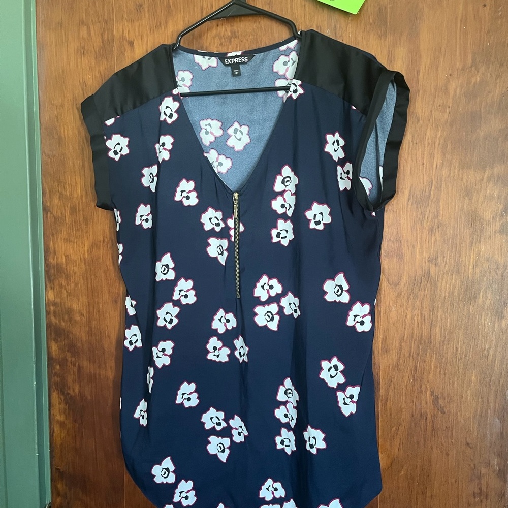 Express Women's Navy Floral Top, size M
